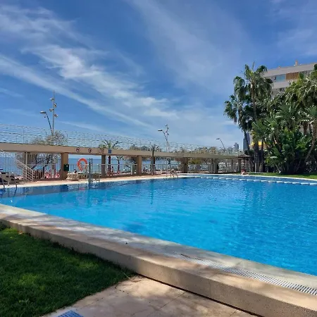 Apartman Piso En Primera Linea De Playa En Urbanizacion El Olivar *