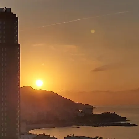 Piso En Primera Linea De Playa En Urbanizacion El Olivar Benidorm