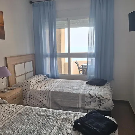 Apartman Piso En Primera Linea De Playa En Urbanizacion El Olivar